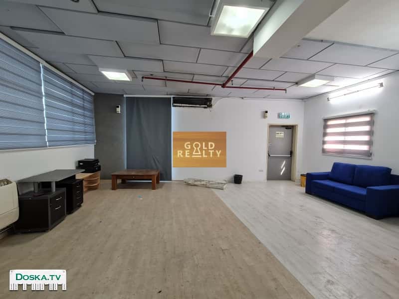 Сдаётся офис в старой промзоне Ришон ле Циона,  этаж