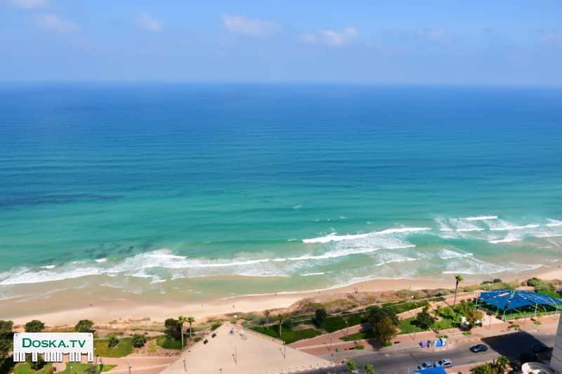 Четырехкомнатная квартира в доме с бассейном, тренажерным залом и охраной