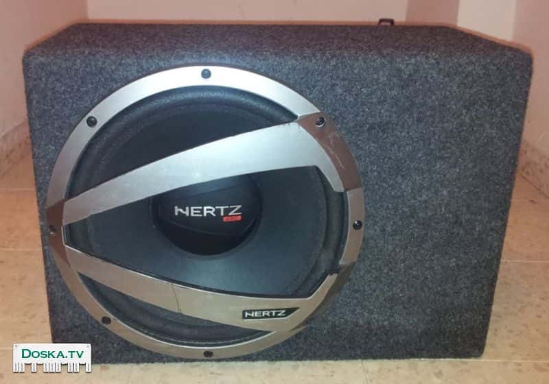 Саб-вуфер "Hertz", 12 дюймов. Есть небольшая царапина на решетке, абсолютно