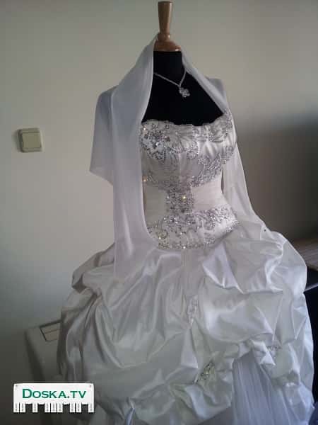 свадебное платье.красивое! недорог!