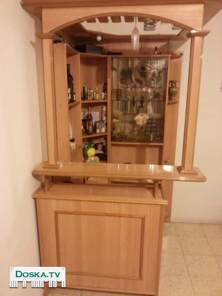 Стенка-бар в прекрасном состоянии. Незаменима для вечеринок.  по причине