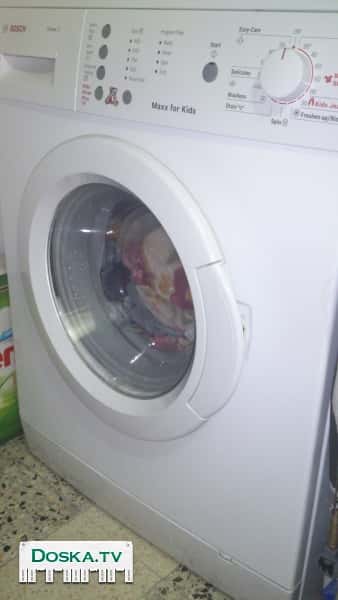 Стиральная машина Bosch, загрузка 5 кг. Максимально 6 кг. Почти