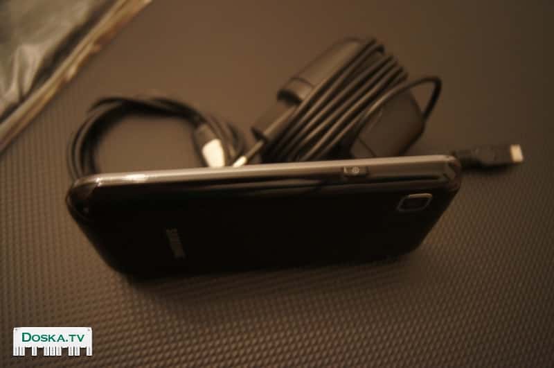 Samsung GALAXY S1 GT PLUS i9001 черного цвета, в очень