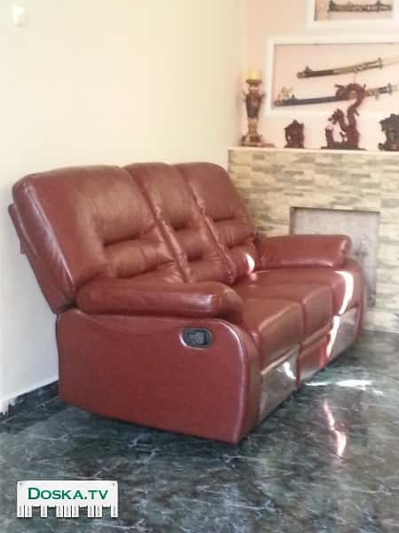 кожанный салон бардогого цвета-2+3 куплен полтора месяца тому назад новый-ещё