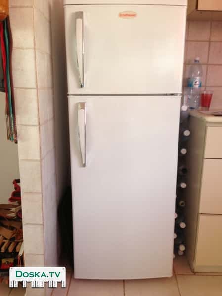 Холодильник новый. Куплен год назад. Есть документы Идеальное состояние. Компактный.