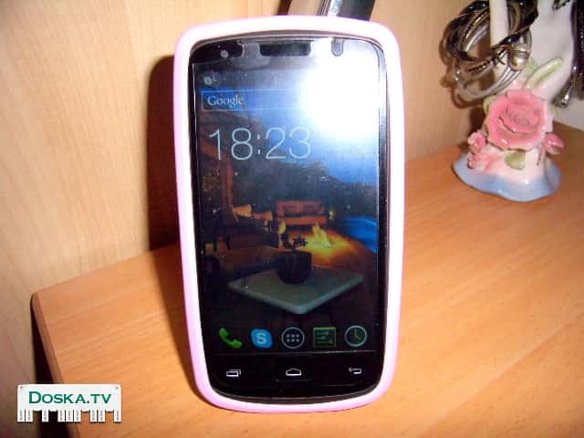 Смартфон - Андроид 4,память 4ГБ ROM/512 MB.сенсорный LED экран -