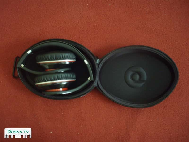 Продаю беспроводные наушники Monster Beats Wireless.Полная комплектация.3 недели б.у.Отличное состояние.Характеристики:стерео