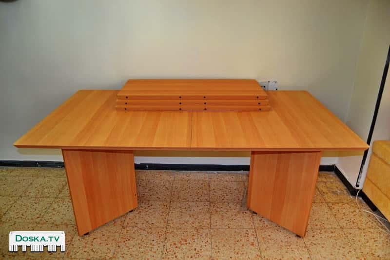 Стол обеденный раздвижной, в очень хорошем состоянии. Размеры 180 (224-268-312)