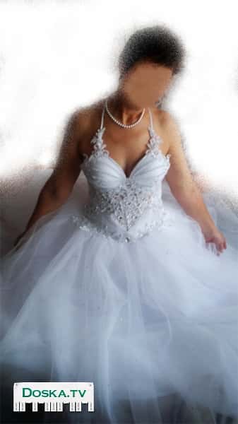 Свадебное платье со стразами из коллекции 2013. Цена 2500 шек