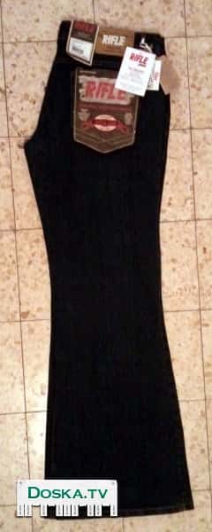 необычные женские джинсы итальянской фирмы RIFLE. Цвет черно-синий, низкая талия,