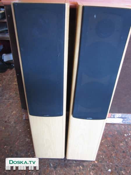 большые колонки . в отличном состояние . сделаны в англии