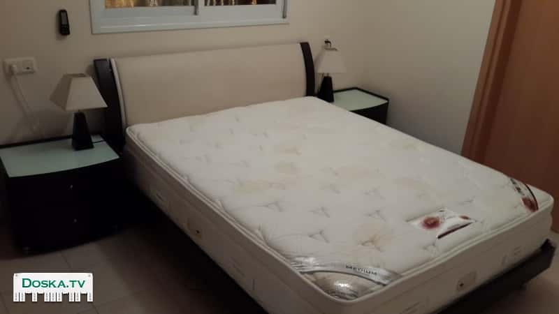 элегантная.красивая. удобная с прекрасным дорогим (6100 шек.)ортопедическим матрасом.как новая.1.5года.