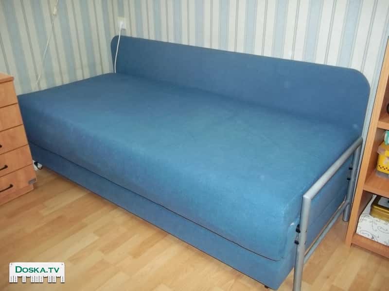 подростковая кровать . (раскладывается в двойную ).