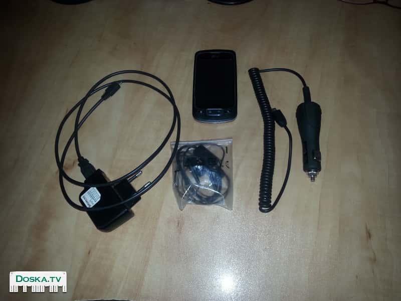 телефону 2 года в отличном состаянии отдаю с дополнительной батареей