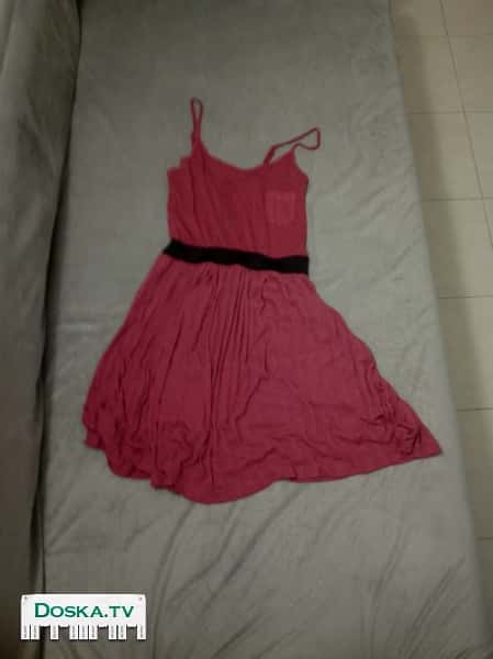 Платья. Размеры алое М и серо-синее Л. новые
