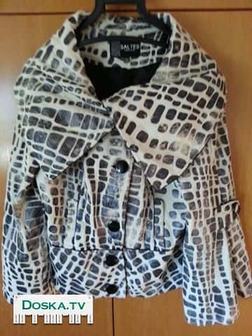 Комбинированная куртка. В отличном состоянии. 48 размер.Производство Европы.