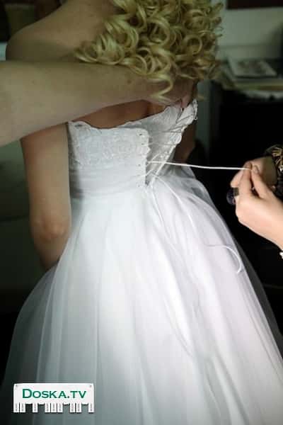 счастливоесвадебное платье со шлейфом, шлейф можно пристегнуть к юбке, размер