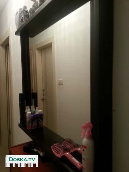 зеркало-натуральное дерево размер длина 100см  высота 90см ширина полочки