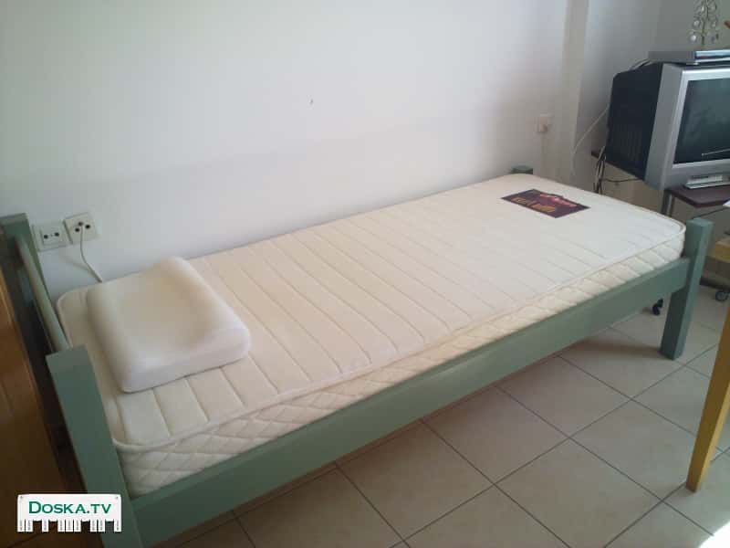 Кровать с ортопедическим матрасом "Fourlatex". 203*90 см.