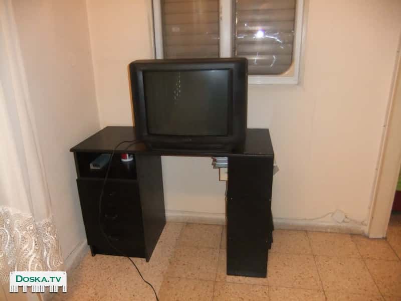 Настоящий японский телевизор 21 инч, хорошо работает.