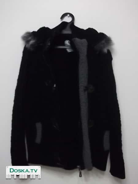 Продаю кофту размер M женский S муржской, вязаная снаружи, внутри