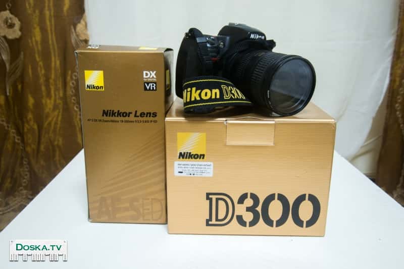 Фотоаппарат в отличном состоянии вместе с объективом. Использовался мало. Торг