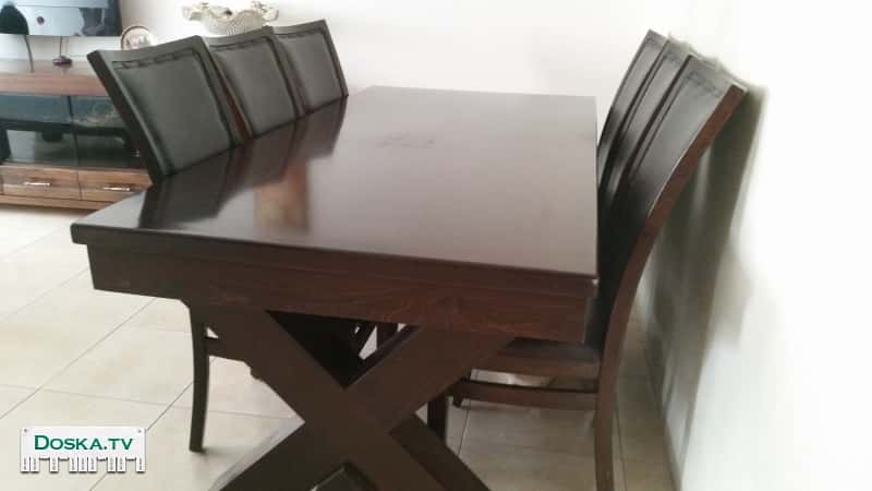 Стол и шесть стульев, натур дерево, темно коричневый цвет, обивка