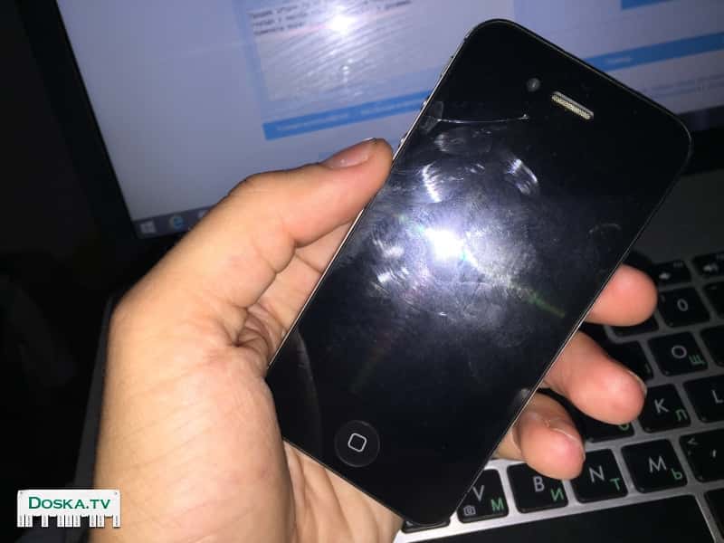 iPhone 4s на запчасти, рабочий (нужно поменять зарядное гнездо и