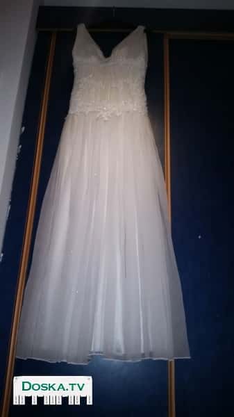 Свадебное белое платье/ еще не одевалось на свадьбу/ размер36-38/ юбка