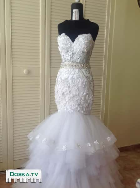Шикарное новое свадебное платье размер 36-38. Сзади регулируемая шнуровка. Силуэт