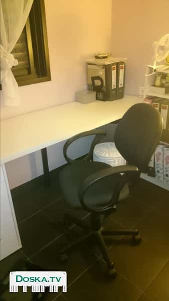 кресло офисное темно синее в хорошем состоянии