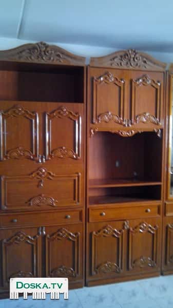 Шикарный буфет из дерева и маламина состоящий из 3 частей