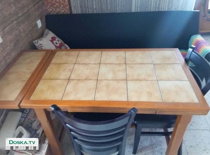 Стол обеденный из натурального дерева размер 70х110 см.