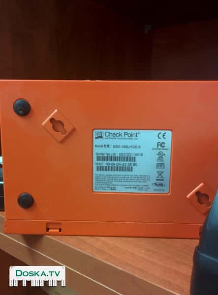 Роутер Check Point SBX-166LHGE-5 (б/у), в отличном состоянии, работает исправно.
