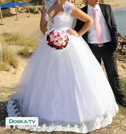 два свадебных платья коллекция 2014-2015года размер 46-48, первое пышное, корсет