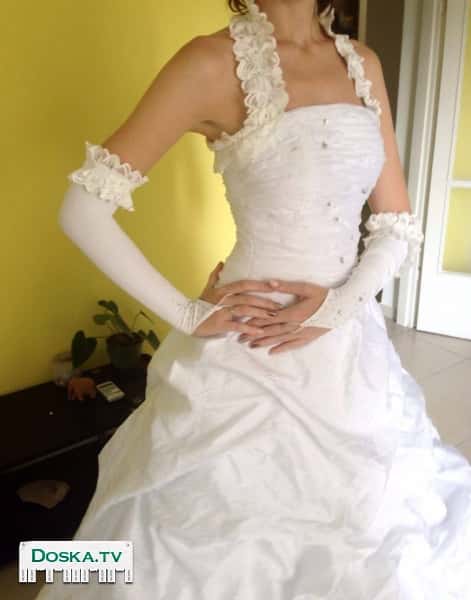 свадебное платье дизайнерского пошива на рост 170. Перчатки в комплекте.