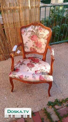 Антикварное английское кресло. Цельное дерево. Восстановленная драпировка. Легкое, удобное.