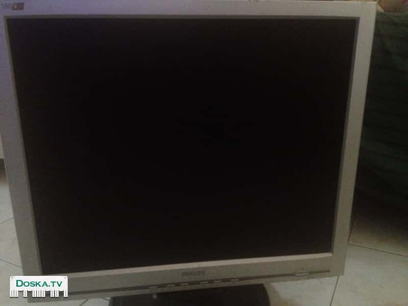 Монитор в отличном состоянии.