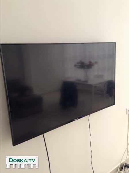 FULL HD 1920 на 1080 с коробкой .  Диагональ