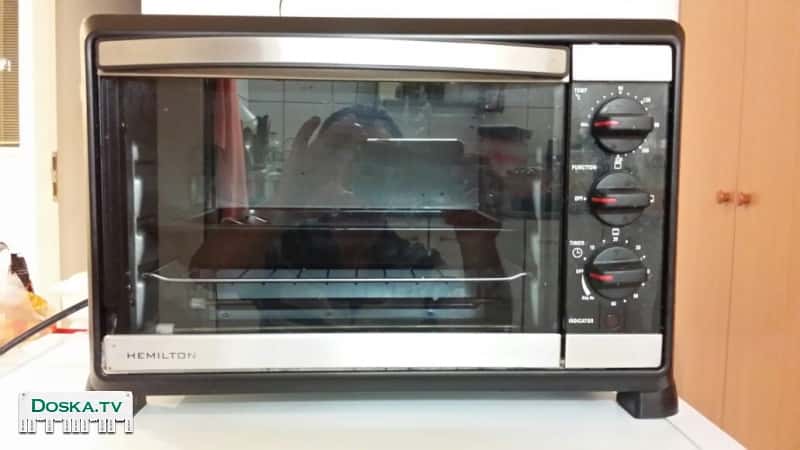 Духовка в хорошем состоянии смотри фото.