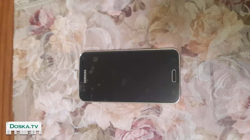 Продаю новенький только приобретённый в компании Селком смартфон Галакси S5