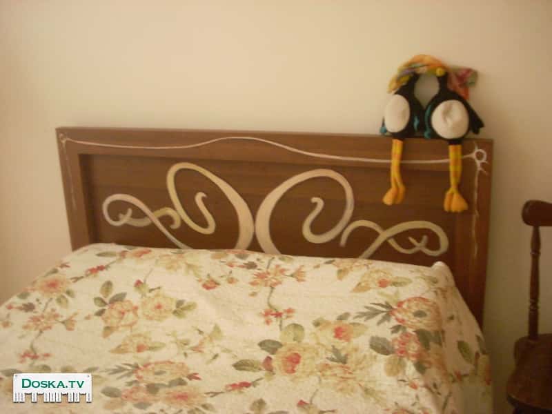 Удобная красивая кровать с ящиками для белья, ручная роспись спинки