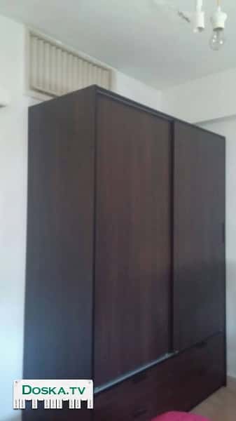 двудверный вместительный шкаф производства Икеа, модель Трисил. Состояние как новый,