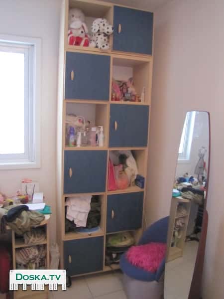 Красивый стеллаж в детскую комнату (размеры 210-79-37) + дополнительная подвесная