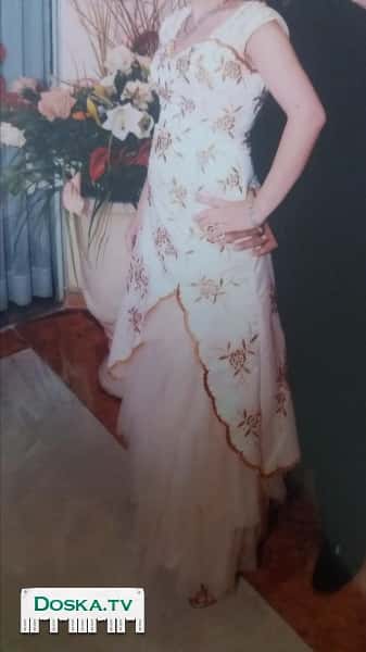 Продаю платье свадебное с карсетом, цвет вареной сгущенки, вышитое в