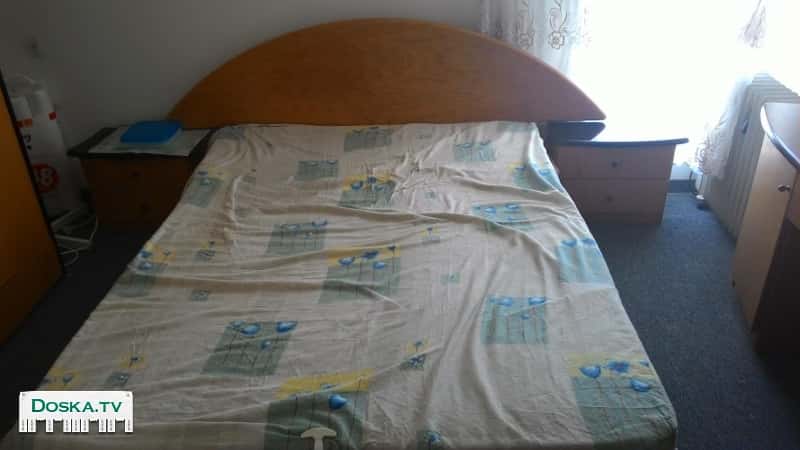 Спальная: кровать, шкаф, тумбочки, трюмо В отличном состоянии и дёшево
