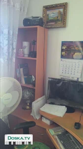 1 Стол компьютерный В отличном состоянии не дорого