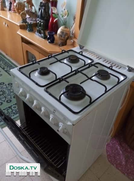 Отлично работающая плита, как верх, так и электро духовка.