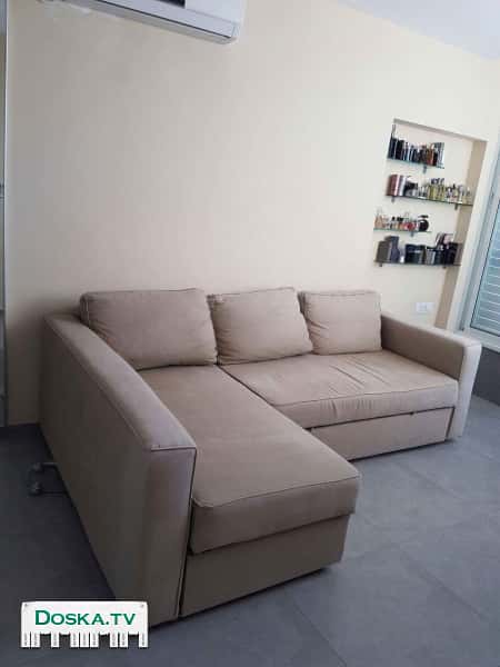 Угловой диван с шезлонгом, раскладывается в двухспальную кровать, есть ящик