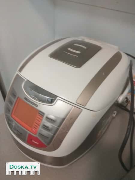 мультиварку Redmond 4502.  Б/у.